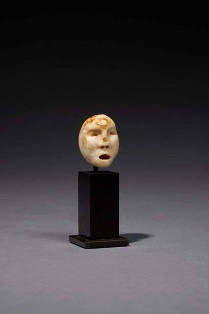* Eskimo head
Bering Strait - Alaska / Canada
Thule...