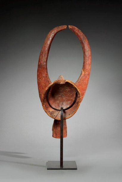 Mama mask
Nigeria
Wood
H. 51 cm
The term...