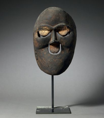 Eket mask Nigeria
Wood
H. 31,5 cm
Eket mask...