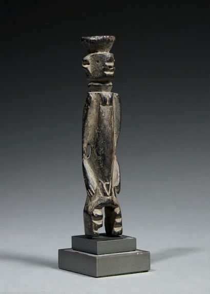 Figure Chamba
Nigéria
Bois
H. 13 cm
Personnage...