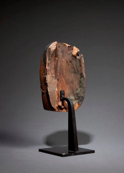 Bokyi head
Nigeria
Wood
H. 18,5 cm
This wooden...