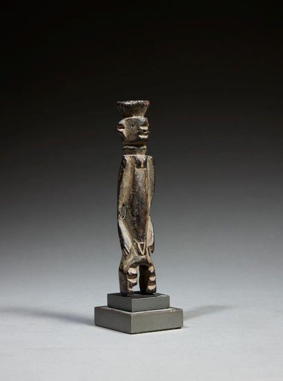Figure Chamba
Nigéria
Bois
H. 13 cm
Personnage...