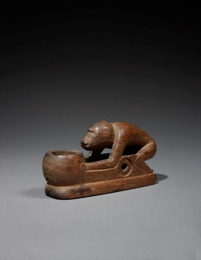 Pulley
Burma
Wood
H. 8 cm - L. 15 cm
Provenance...