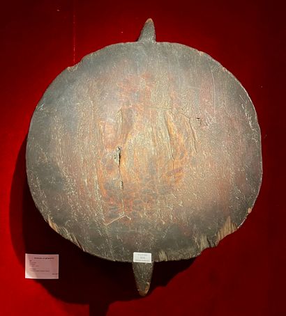 Plat, Vanuatu
Bois érodé
H. 13 cm - L. 69...
