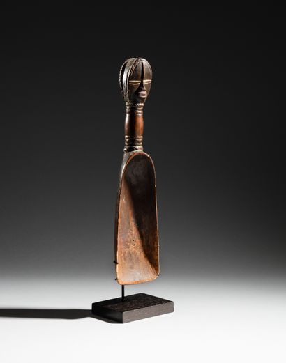 Cuillère Dan, Côte d'Ivoire
Bois
H. 40 cm
Provenance...