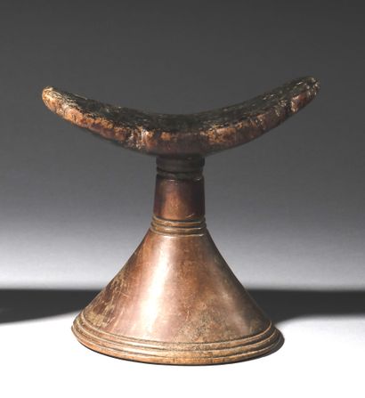 Neck rest, Ethiopia
Wood
H. 15,5 cm