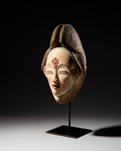 Masque féminin Okuyi, Punu, Gabon

Ɵ Masque...