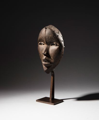 
Ɵ Masque Dan, Côte d'Ivoire

Epoque présumée...