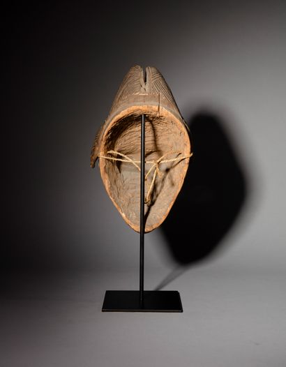 Masque féminin Okuyi, Punu, Gabon

Ɵ Masque...