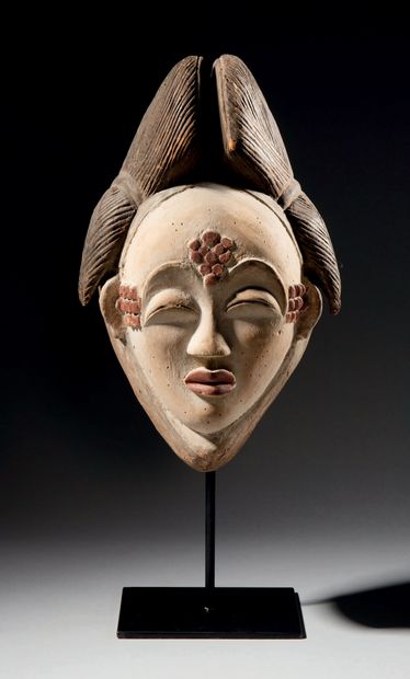 Masque féminin Okuyi, Punu, Gabon

Ɵ Masque...