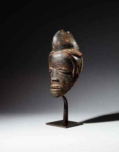 Masque Punu, Gabon
Bois
H. 26 cm
Provenance...