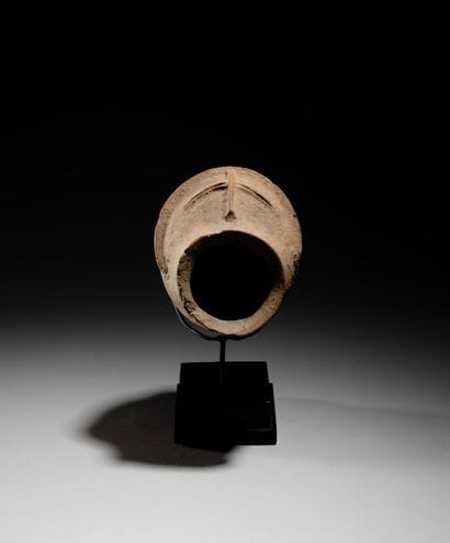 Igbo-Izzi cup, Nigeria
Terracotta
H. 20 cm
Spherical...