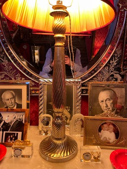 Pair of metal lamp stands
Circular base,...