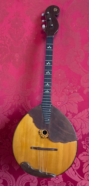 Domra Prima, three strings, round bottom...