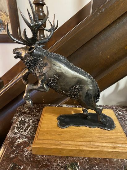 Ecole de l'Est
Stag charging
Sculpture in...
