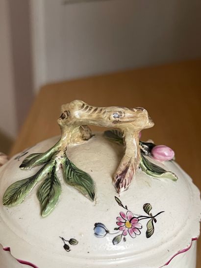 BOCH LUXEMBOURG
Covered fine earthenware...