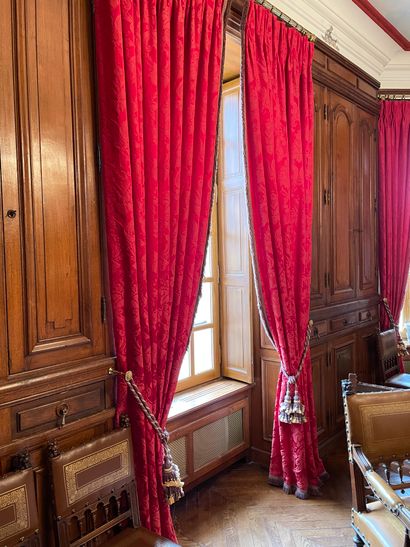Pair of curtains
In red damask bordered of...
