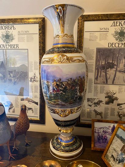 
Large porcelain vase 