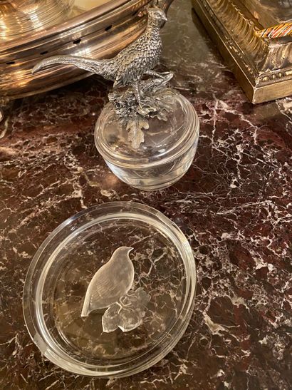 Glass jam jar with an important silver-plated...