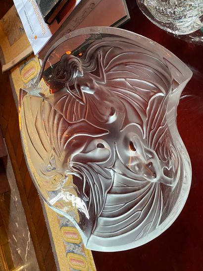 LALIQUE FRANCE
Pressed molded glass bowl...
