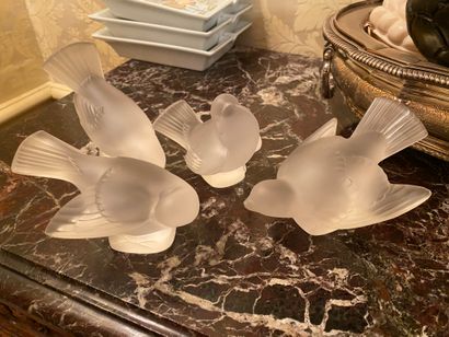 LALIQUE FRANCE
Four sparrows in pressed molded...