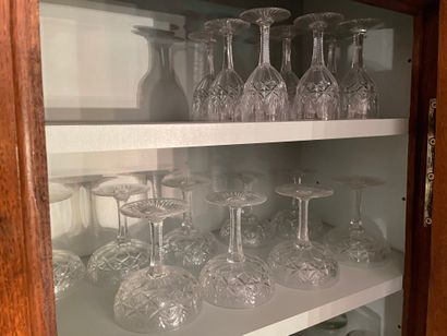 Part of a service of cut crystal glasses
Including...