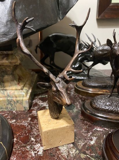 Antonio COELLO DE PORTUGAL (né en 1948)
Stag
Bronze...