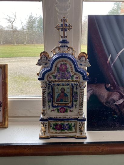 Icon on porcelain with Christ Pantocrator
Gzhel...
