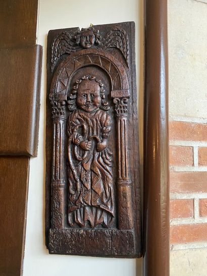Bas-relief in carved oak
Saint character
17th...
