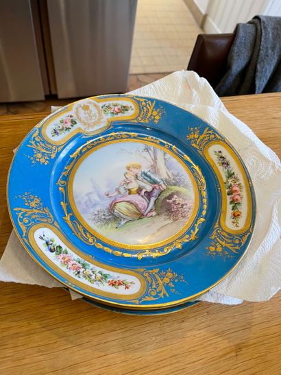 SÈVRES (GENRE DE)
Three porcelain plates...