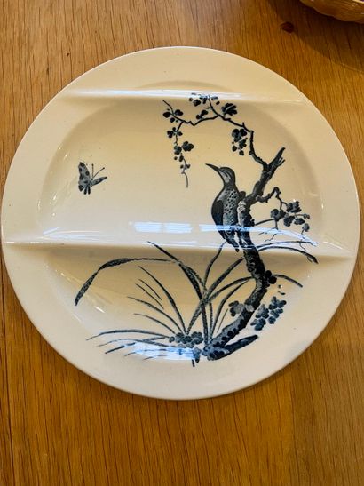 LONGWY
Eighteen plates with compartments...