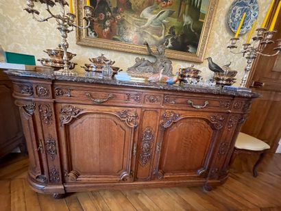 In the small dining room:
A sideboard with...