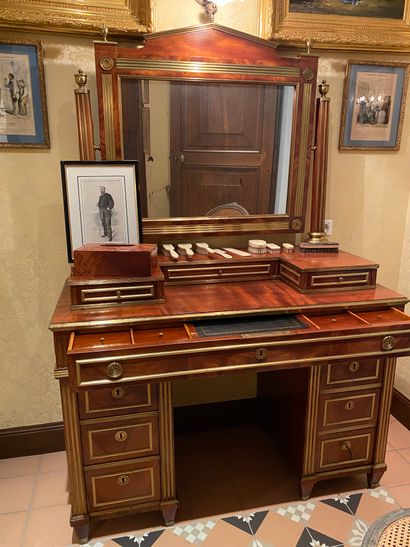 Vestibule adjoining the small dining room...