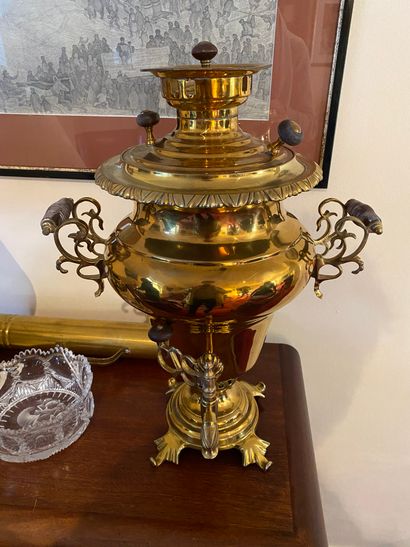 Samovar in gilded copper of baluster form
H....