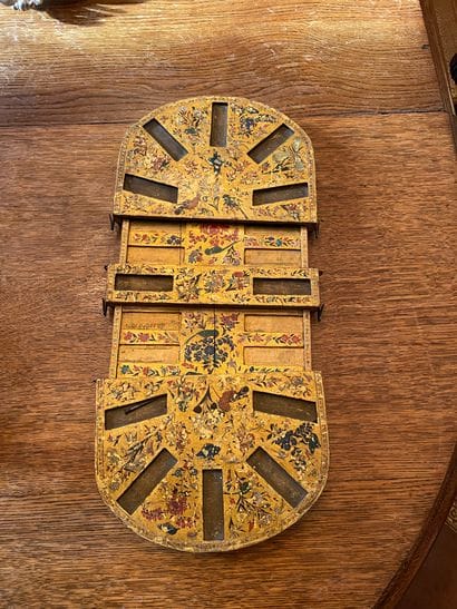 Polychrome and gilded wood table top
Rich...