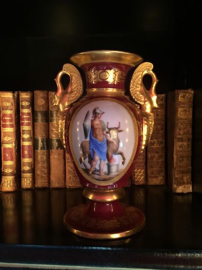 VIENNE (genre de)
Pair of vases of baluster...
