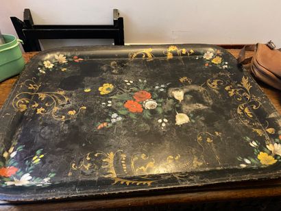 
Tray in painted sheet metal decorated with...