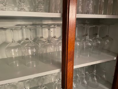 Set of fifteen glass tasting glasses
Modern
Expert...