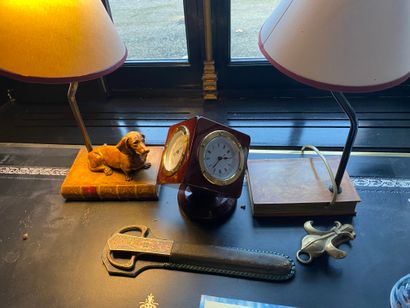 Set including various office items:
Pair...