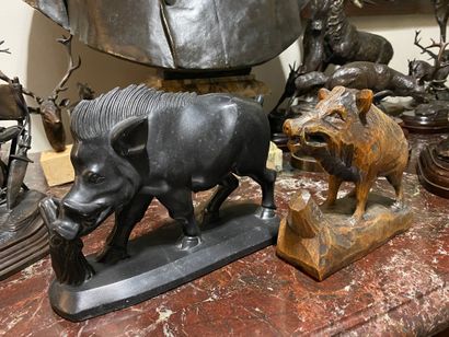 VERS 1930
Boar with a branch
Black marble...