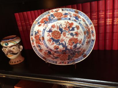 CHINE
Porcelain covered baluster water pot...