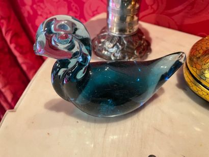 Gilded lacquer box decorated with a duck
Japan...