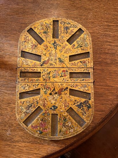 Polychrome and gilded wood table top
Rich...