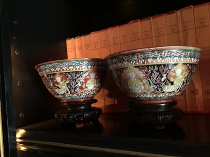 Chine Bencharong
Two porcelain bowls with...