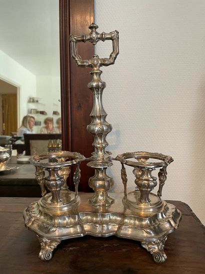 Oil and vinegar dispenser
In silver 950°/°°
Standing...