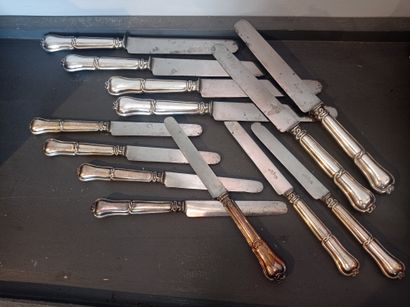 Suite of 6 large knives and 7 cheese knives
Gordian...