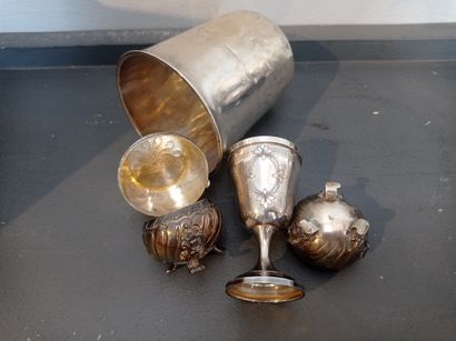 Lot in silver 950 °/°° including
A timbale,...