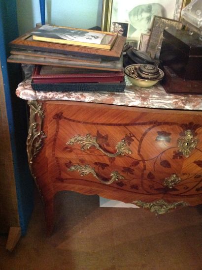 Small chest of drawers In wood veneer and...
