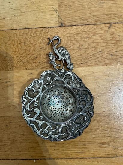 Tea-passer
In Dutch silver 835°/°°
Decorated...