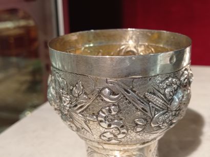 Box forming goblets
In foreign silver superior...